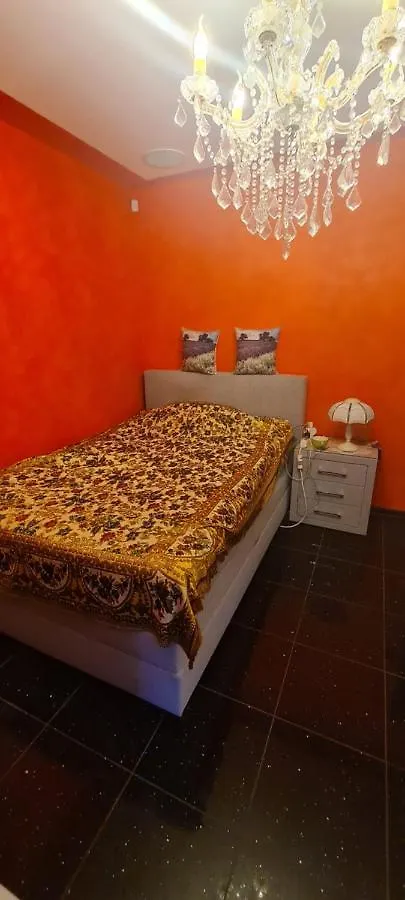 Super Luxury Room For Two In The Center Of Burgas Homestay